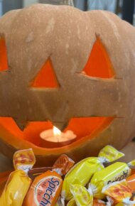 ZUCCA DI HALLOWEEN CON CARAMELLE